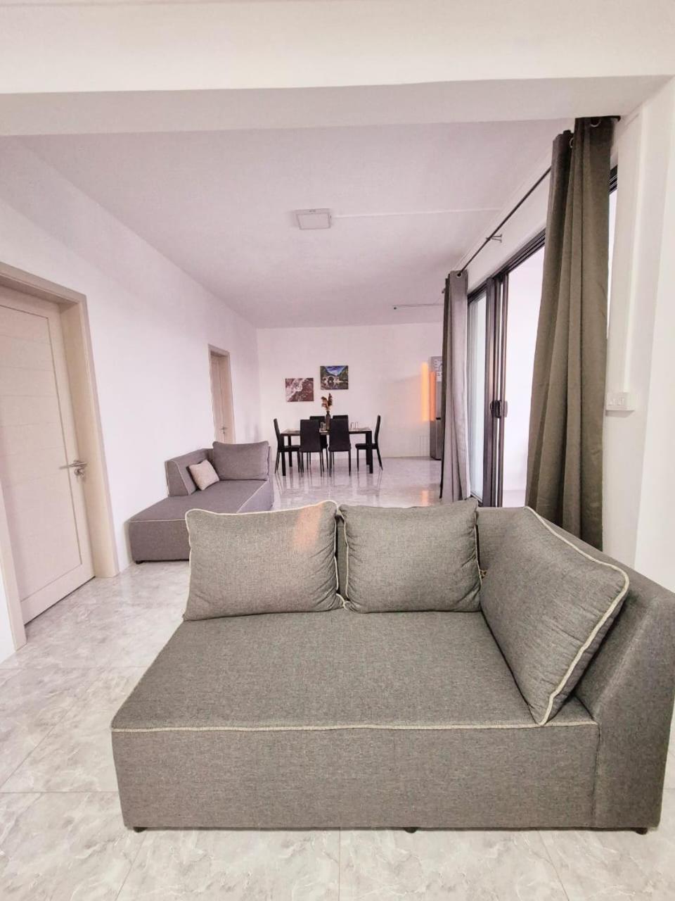 Skyview Apartment- Rooftop Penthouse With Sunset & Sea Views Flic-en-Flacq Екстериор снимка