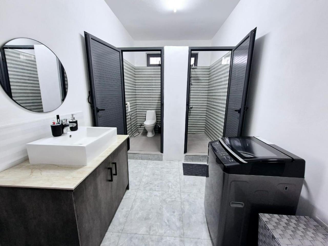 Skyview Apartment- Rooftop Penthouse With Sunset & Sea Views Flic-en-Flacq Екстериор снимка