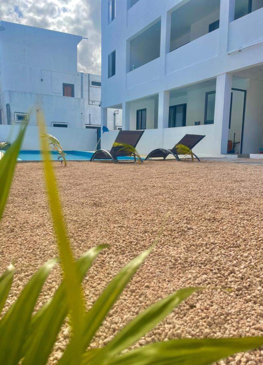 Skyview Apartment- Rooftop Penthouse With Sunset & Sea Views Flic-en-Flacq Екстериор снимка