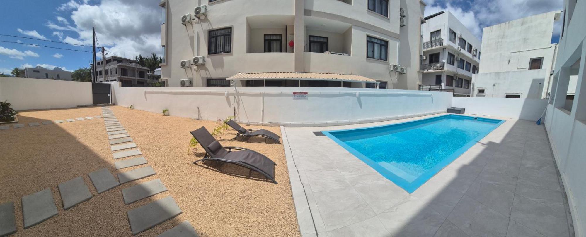 Skyview Apartment- Rooftop Penthouse With Sunset & Sea Views Flic-en-Flacq Екстериор снимка